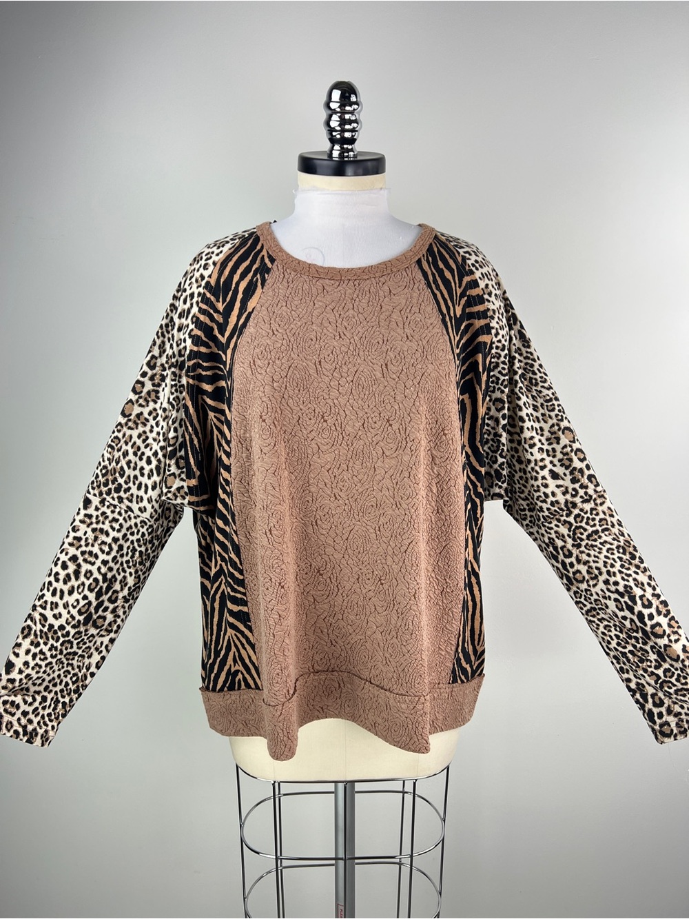 💚 3686. Leopard & Zebra Accent Tan Sweatershirt